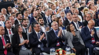 Kasım 2023'te yapılan CHP kurultayının iptali için açılan davalar tek dosyada birleştirildi. İlk duruşma bugün görülüyor