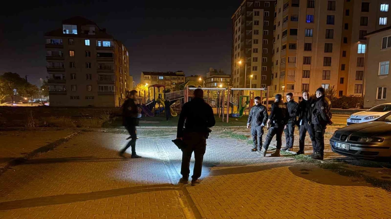 Kayseri Melikgazi'de bir ev kurşunlandı