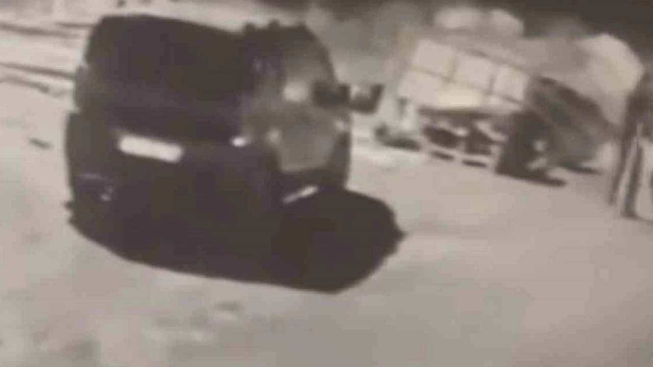 Kayseri'de 2 metrelik demir profili arabaya sığdıran hırsız şaşırttı