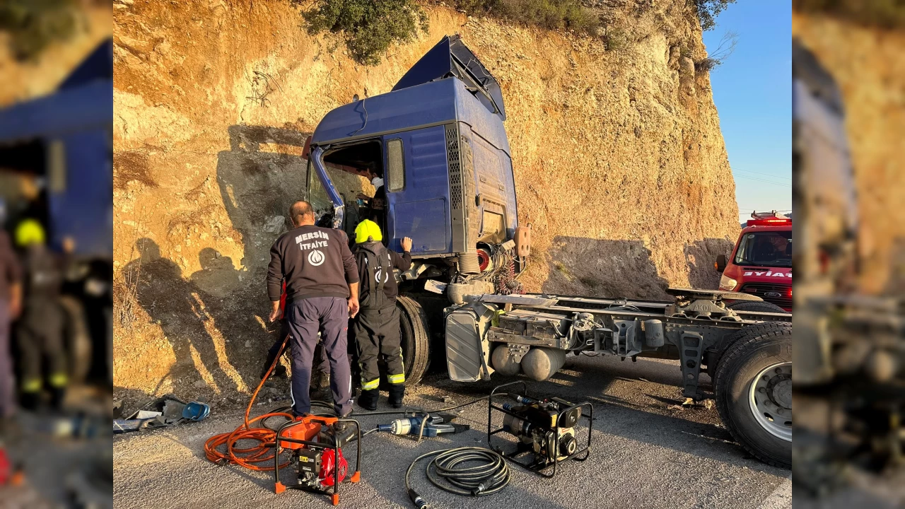 Kaza yapan t�rda s�k��an s�r�c� itfaiye ekiplerince kurtar�ld�