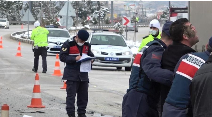 Kazada annesini kaybeden acılı adam sinir krizi geçirdi