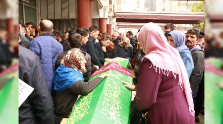 Kazada ölen ana kız toprağa verildi