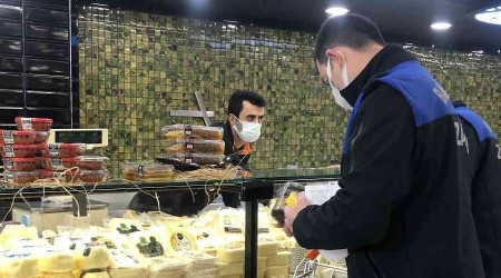 KDV indirimi sonrası zabıta ekipleri marketlerde denetim gerçekleştirdi
