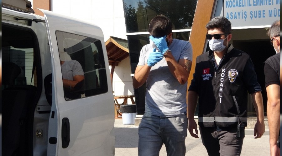 Kendilerini polis diye tan�tt�lar ama...