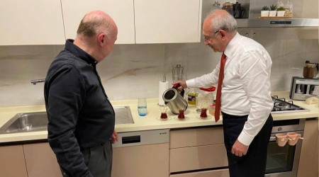 Kılıçdaroğlu kadınları aşağılayan çirkin pankarta mutfaktan cevap verdi