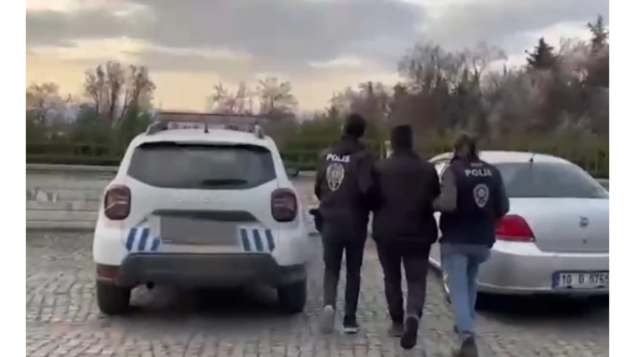 Ki�isel bilgileri satanlara siber operasyon