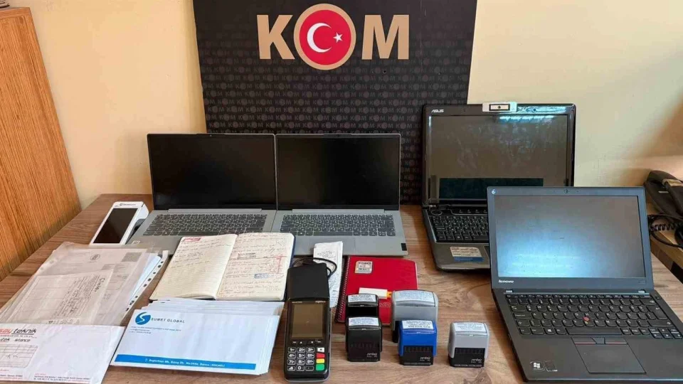 Kocaeli merkezli 235 milyon TL'lik doland�r�c�l�k operasyonu: 12 tutuklama