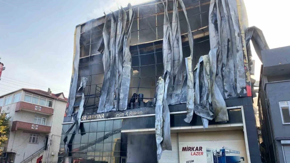 Kocaeli'de 7 ki�inin �ld��� fabrika yang�n� davas� ba�lad�