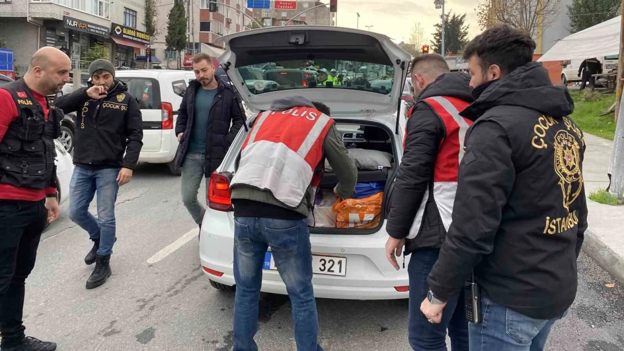 K���k�ekmece'de okul �nlerinde denetim