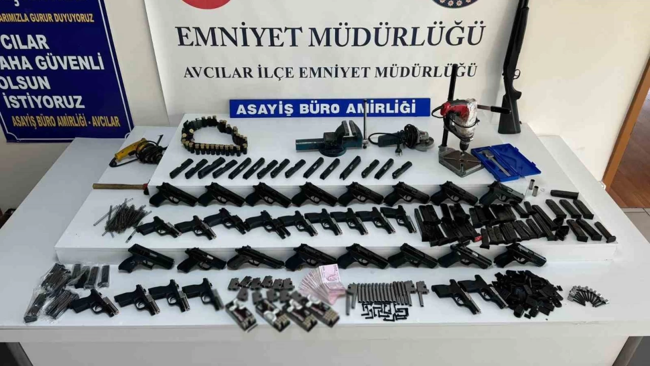 K���k�ekmece'de yasa d��� silah ticareti operasyonu