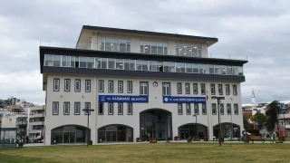 Ku�adas� Belediyesi'ne 3. dalga operasyon