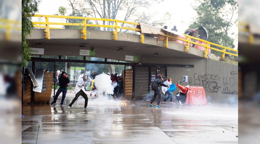 Latin Amerika darbo�azda