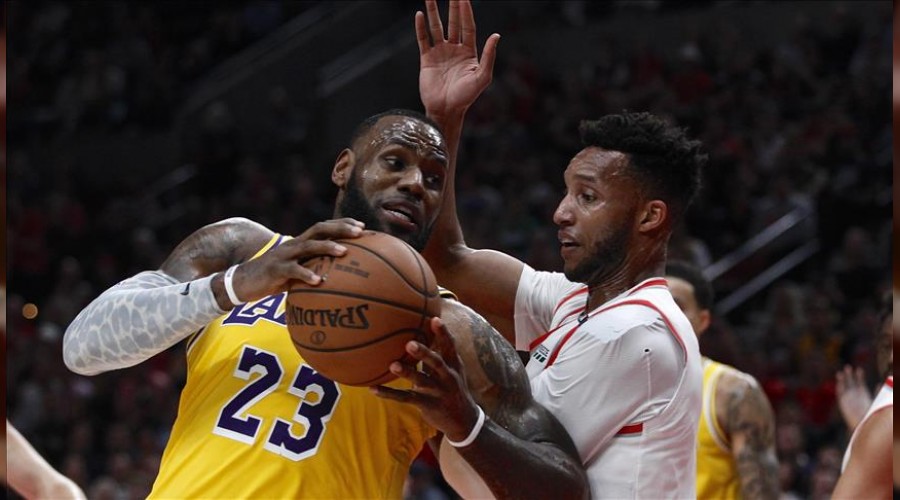 LeBron, ilk maçında mağlup