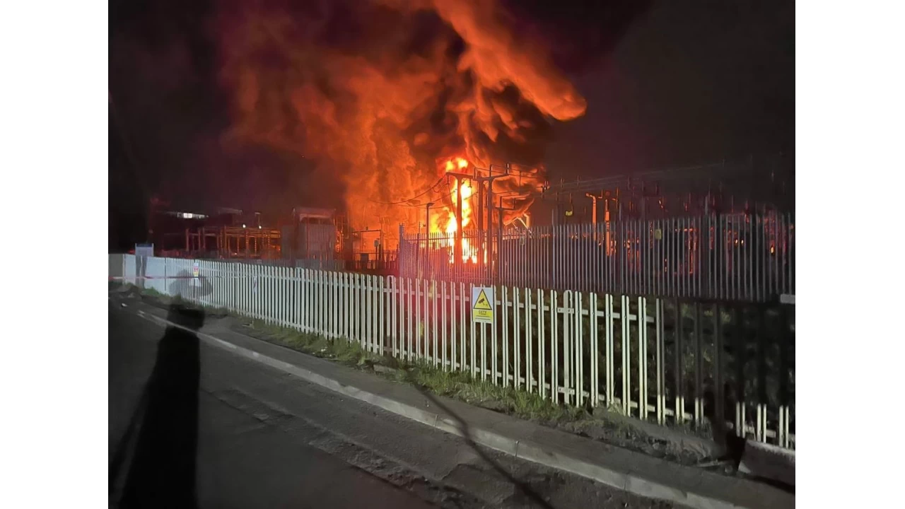 Londra'da trafo merkezinde yang�n