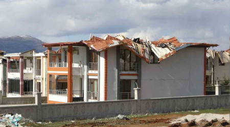 Malatya'da depremde milyonluk 65 villa harabeye döndü