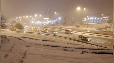Maltepe E-5'te sürücüler zor anlar yaşadı