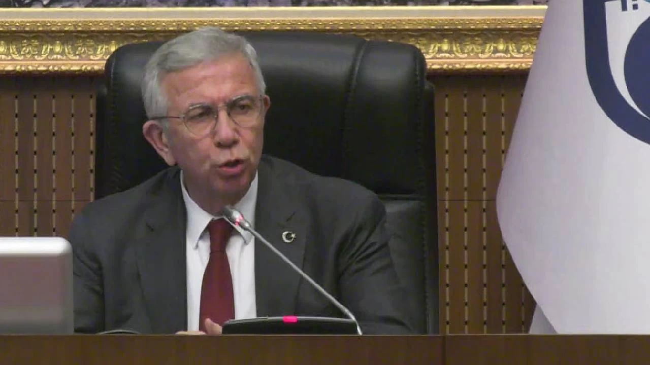 Mansur Yava�, CHP'nin �o�unluk sa�lad��� yeni meclisi ilk kez toplad�