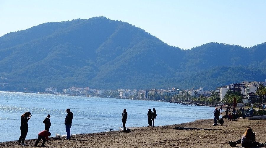 Memlekette k, Marmaris'te bahar havas