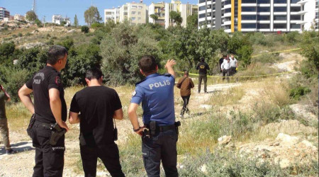 Mersin'de bir kadn el bombas buldu