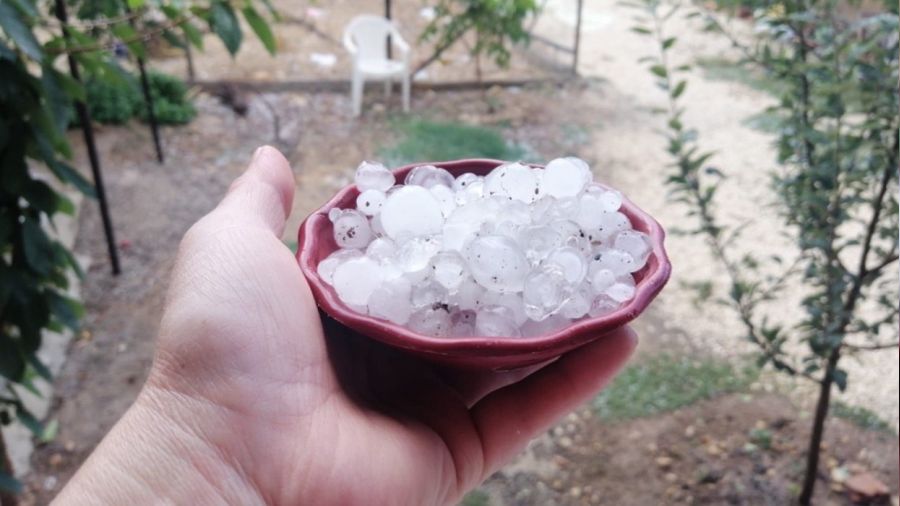 Mersin'in yüksek kesimlerinde dolu etkili