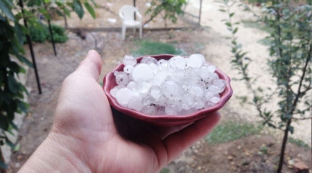 Mersin'in yüksek kesimlerinde dolu etkili