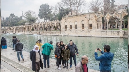 Mevsime rağmen akına uğruyor