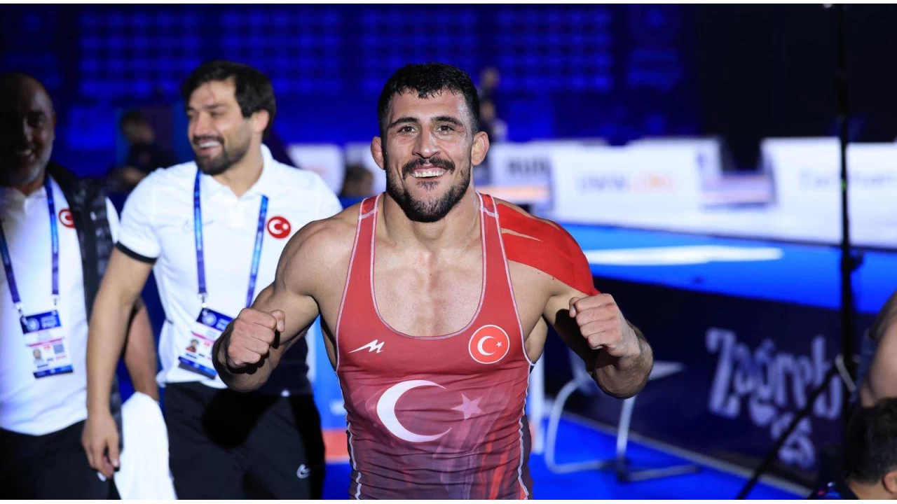 Milli grei Ahmet Ylmaz, Dnya ampiyonas'nda bronz madalya ald