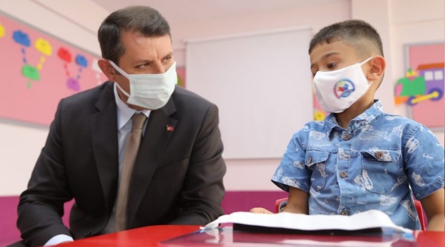 Minik ��renciden valiye korona cevab� 