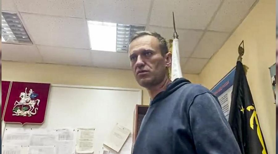Muhalif lider Navalniy'e bir aylk tutuklama karar