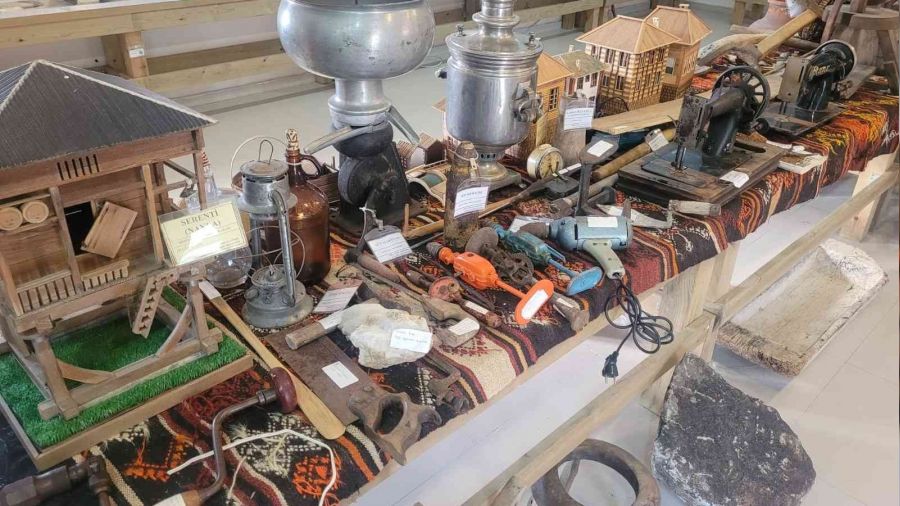 Müzedeki patlamamış top mermisini komutan fark etti