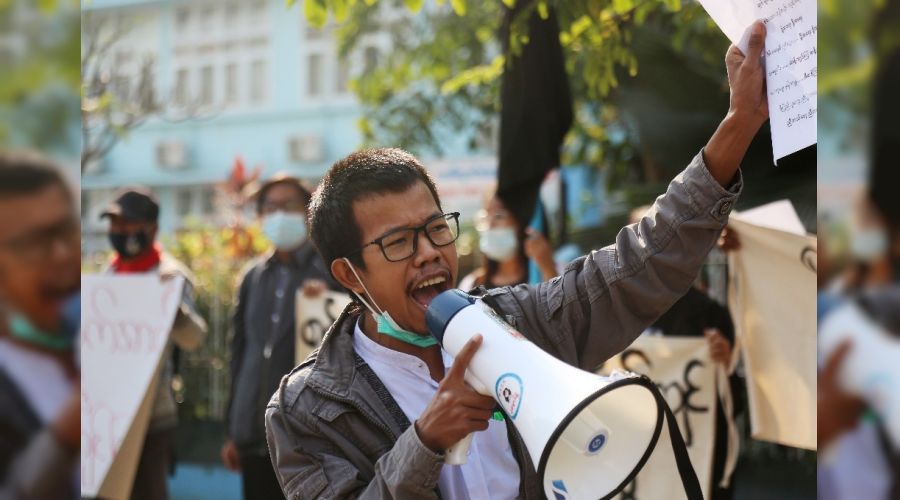 Myanmar'ın en büyük ikinci kentinde protesto