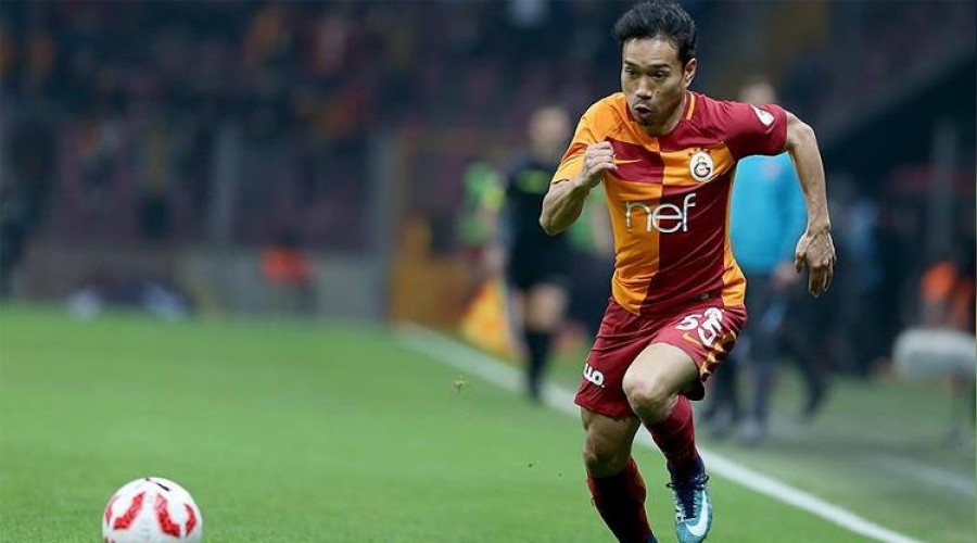 Nagatomo, o tak�mla g�r���yor