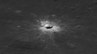NASA'nın Ay Keşif Uydusu, Ay'ın görünür yüzünde bir asteroit veya kuyruklu yıldız parçasının Mayıs 2024'te çarpmasıyla oluşan krater tespit etti