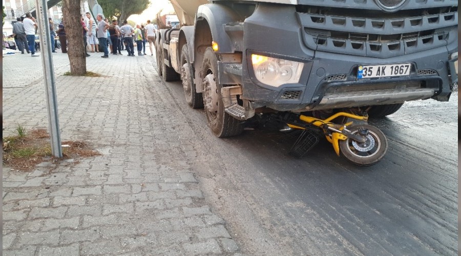 Nazilli'de feci kaza: Beton mikserinin alt�nda kald�