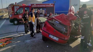 Nide-Pozant Otoyolu'nda feci kaza: 2 l, 3 yaral
