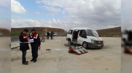 Nişana giden minibüs devrildi: 3 ölü, 14 yaralı