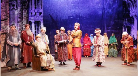 Nöbetçi Tiyatro'da sıra 'Kaşıkçılar'da