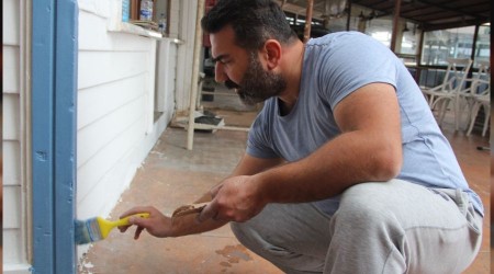 Normalleşme bekleyen esnaf hazırlıklara başladı