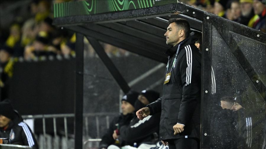 Öfkeli taraftarı Burak Yılmaz sakinleştirdi