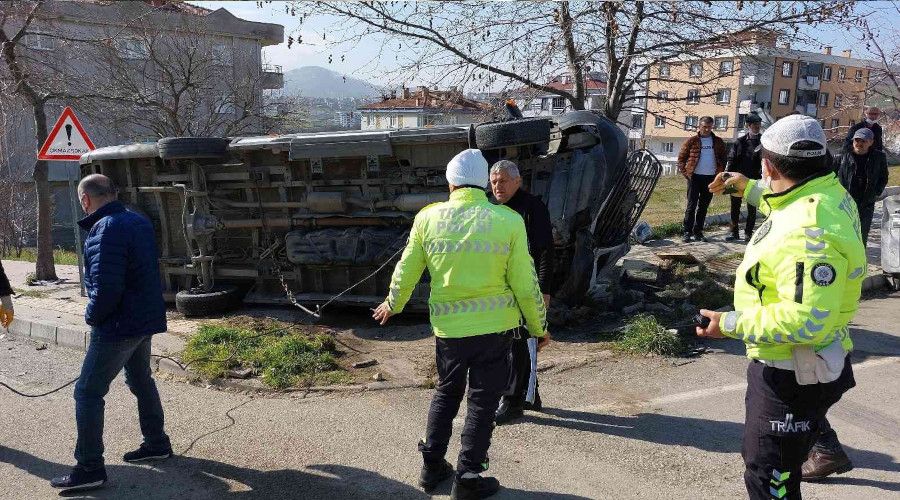 renci servisi ile cip arpt: 9'u renci 15 yaral