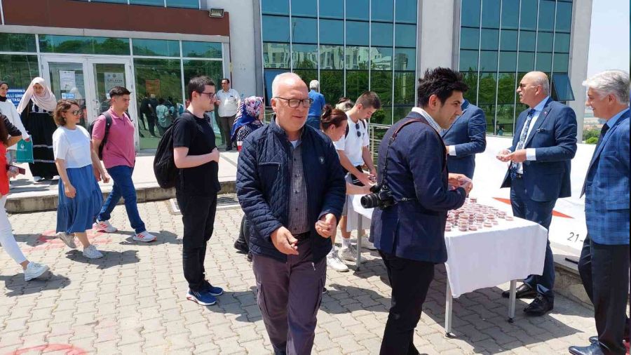 Öğrencilere 'Hayrabolu Tatlısı'