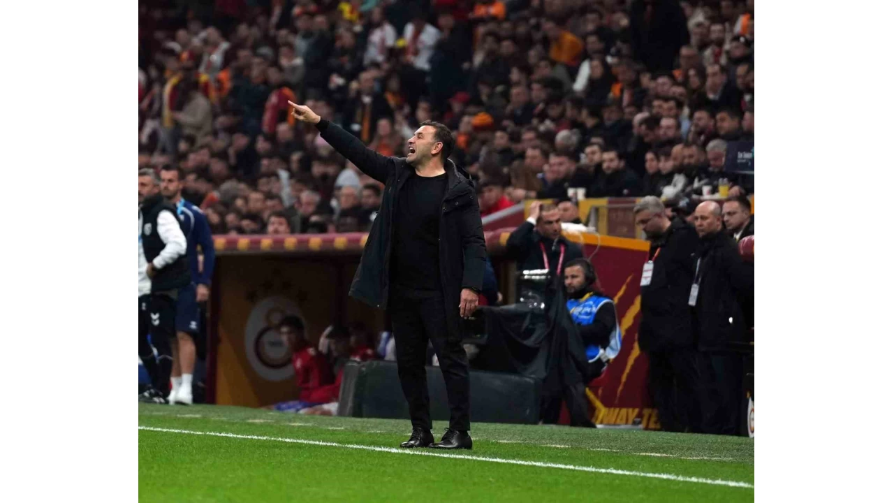 Okan Buruk: "Benim grm kolun doal konumunda olduu"