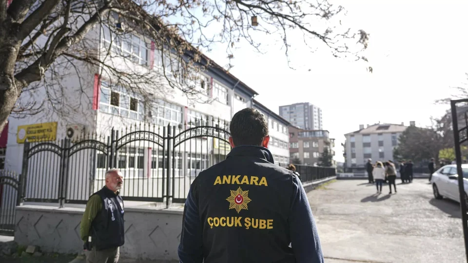 Okullardaki b�t�n kameralar polisin takip sistemine dahil olacak