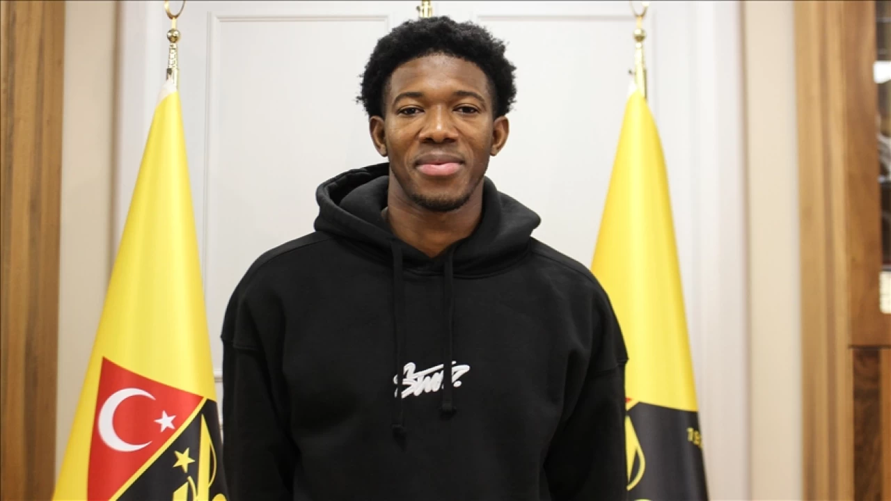Okumak için geldiği İstanbul’da futbolcu oldu