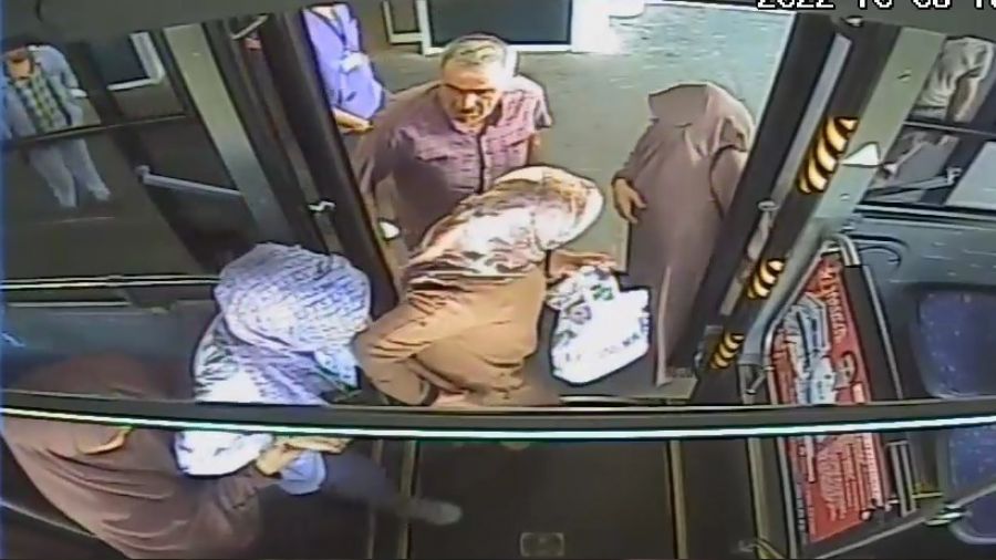 Otobüs şoförü, yolcuyu hastaneye yetiştirdi