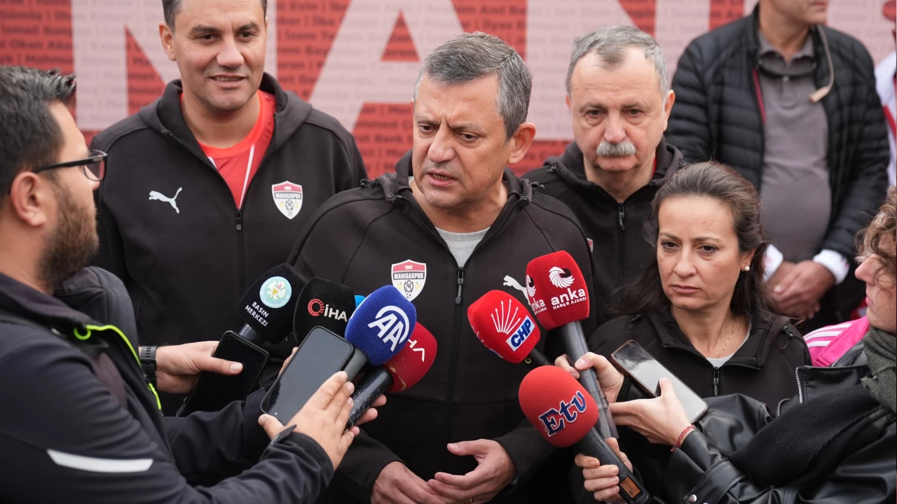 �zg�r �zel'den Erdo�an'a L�bnanl� s���nmac� cevab�