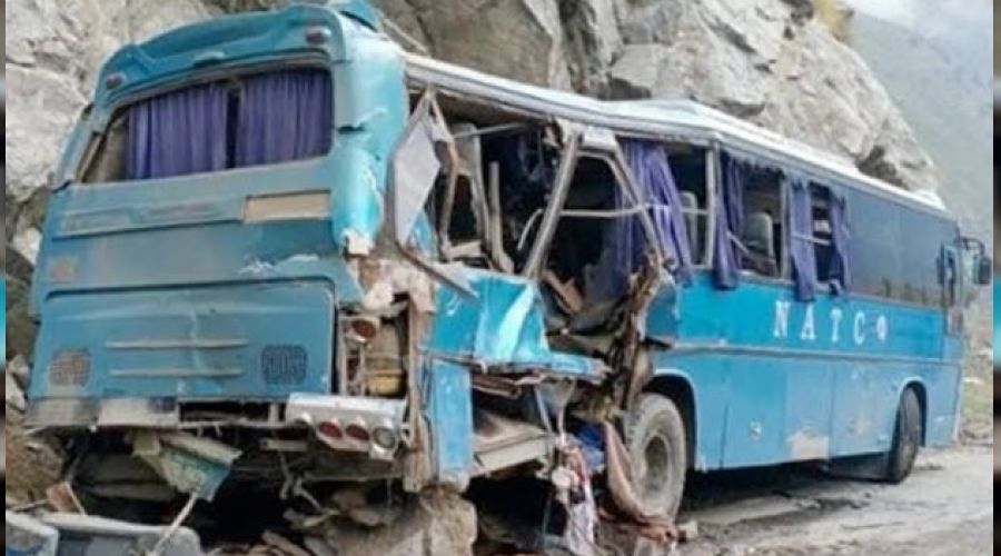 Pakistan'da inli iilere saldr: 2 l