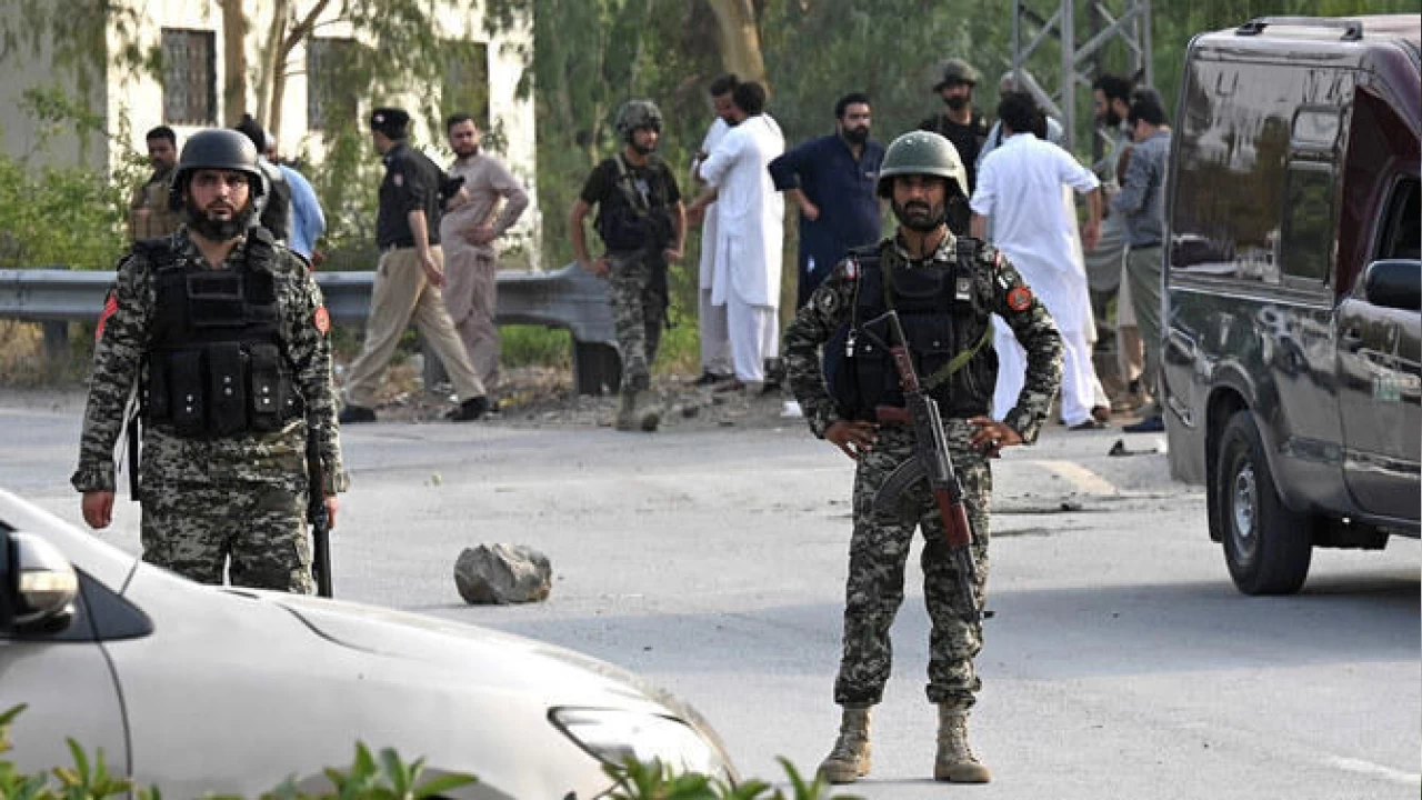 Pakistan'da polis merkezine saldr: 3 polis memuru ld