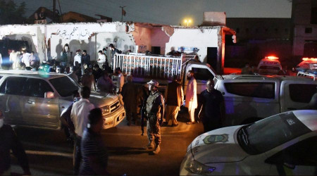 Pakistan'daki bombalı saldırıda 13 kişi öldü