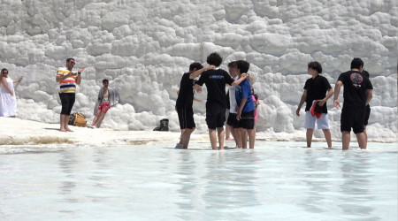 Pamukkale'ye ilk 5 ayda 561 bin turist geldi